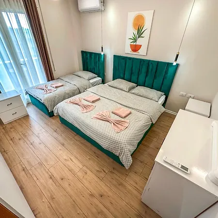 Botanical Breeze Apartment *