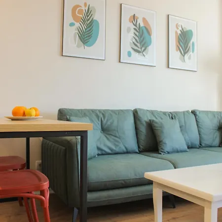 Botanical Breeze Apartment